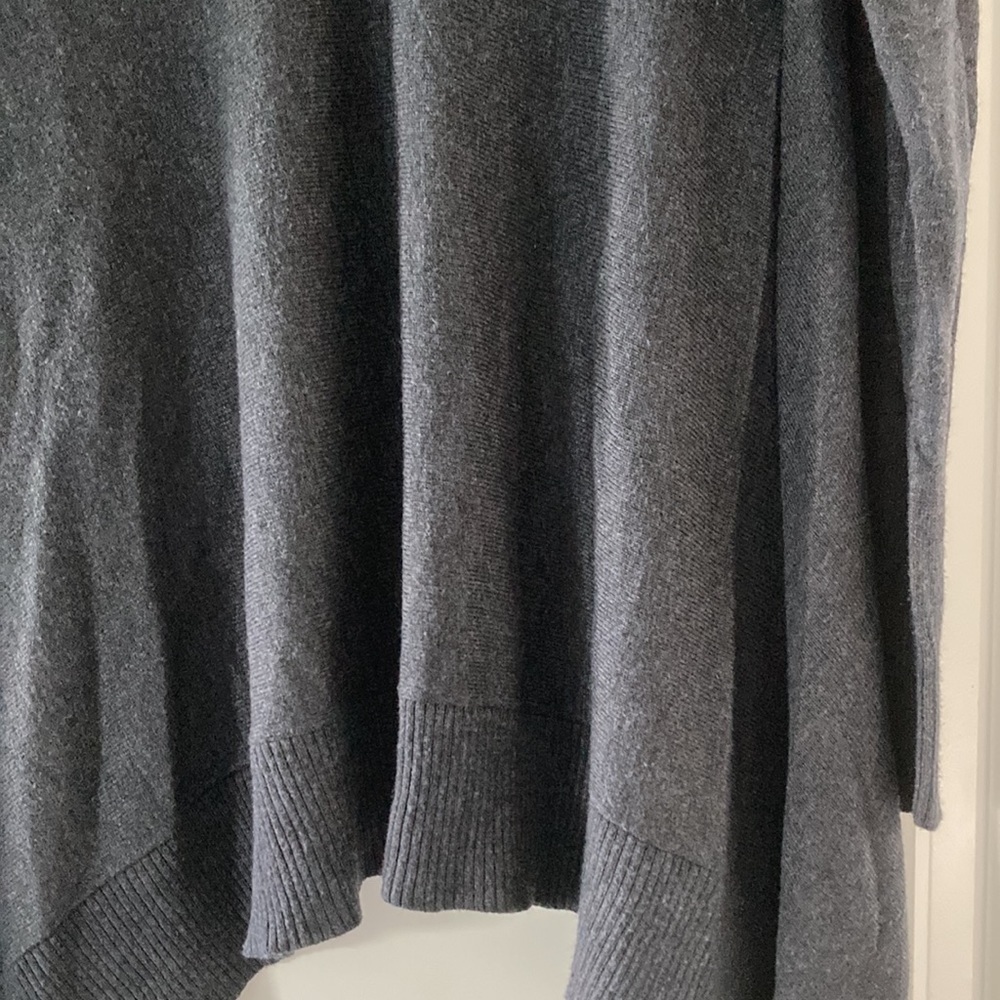 Vertical Design medium sweater gray v-neck - Picture 4 of 11